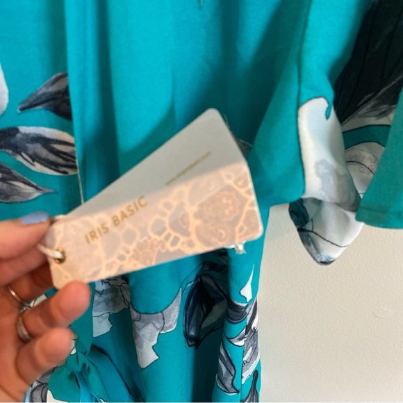 Iris Staycation Mini Wrap Dress Sea Foam Green Floral NWT Small - Picture 4 of 7